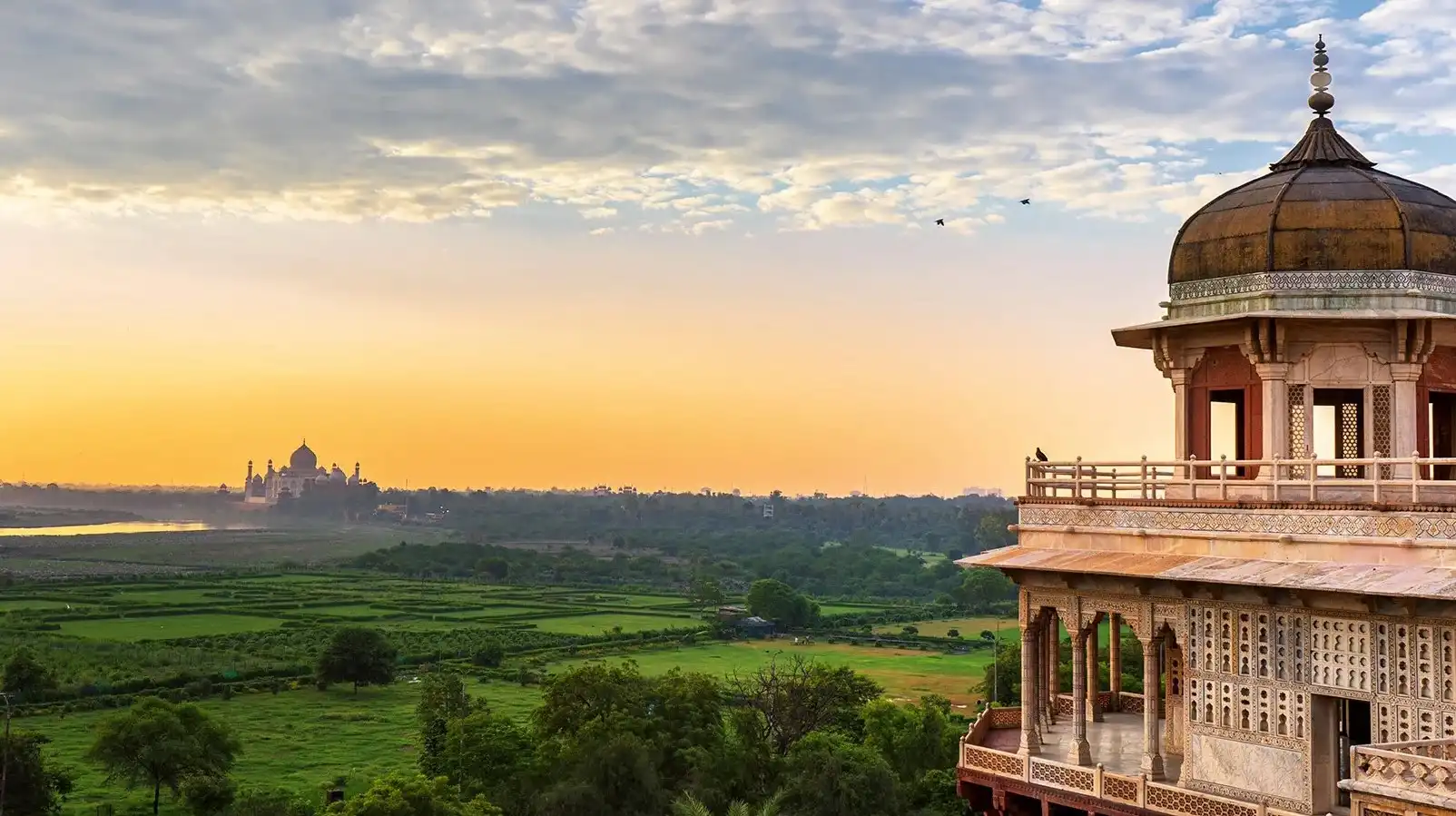 Exploring Agra: Expert Tips for First-Time Visitors